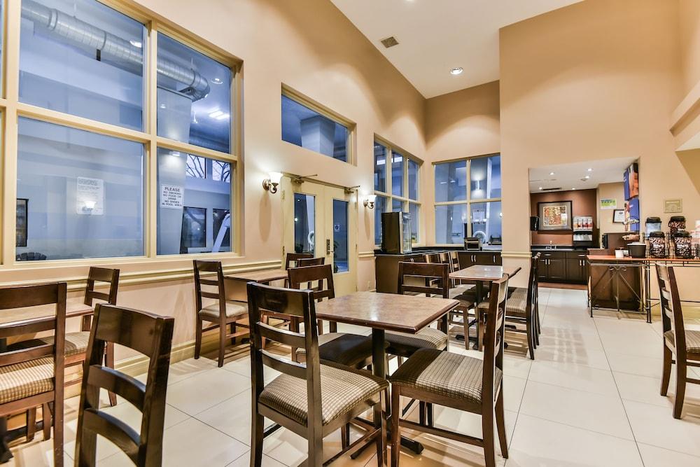 Comfort Inn & Suites Ambassador Bridge Γουίντσορ Εξωτερικό φωτογραφία