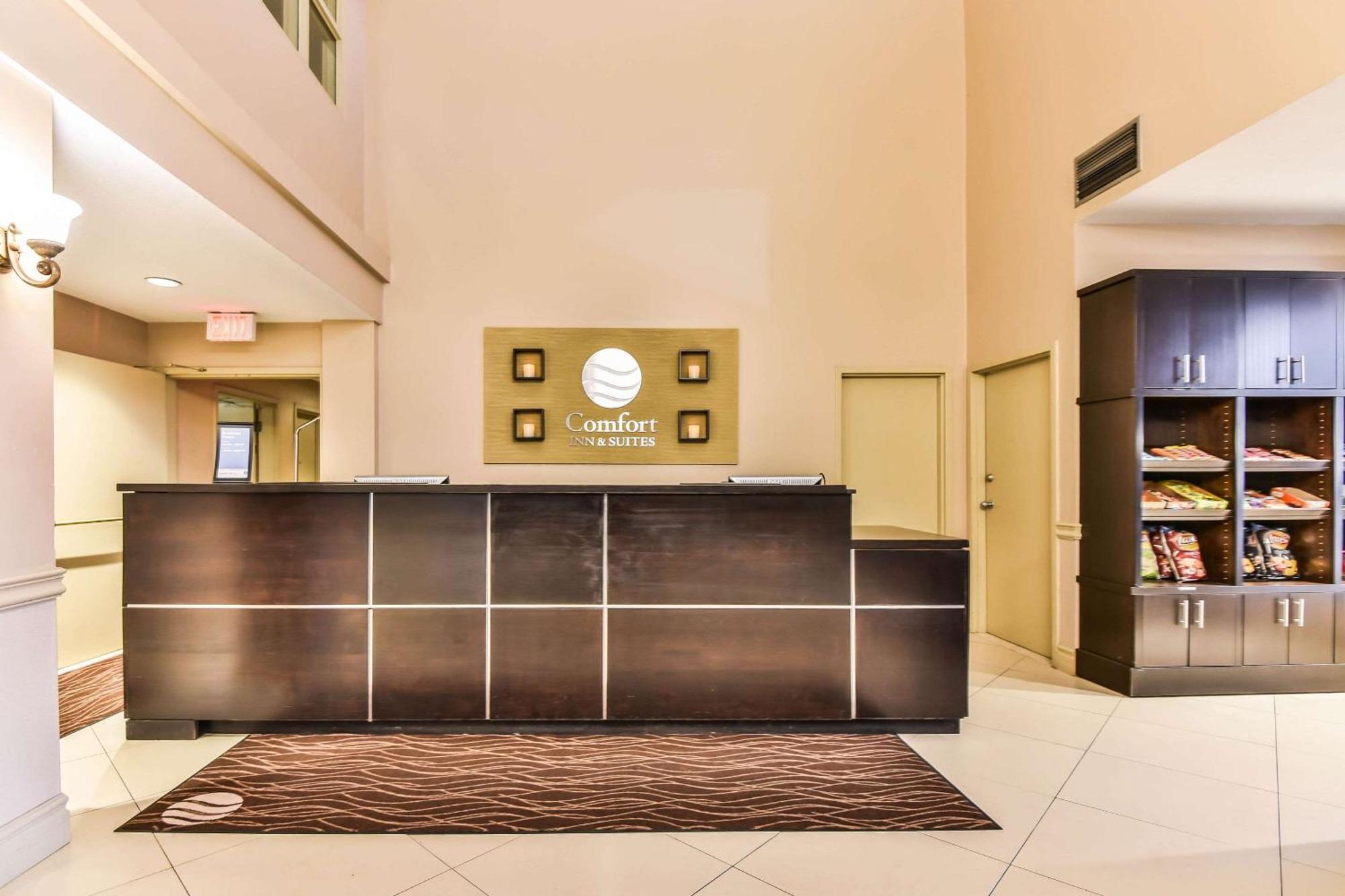Comfort Inn & Suites Ambassador Bridge Γουίντσορ Εξωτερικό φωτογραφία