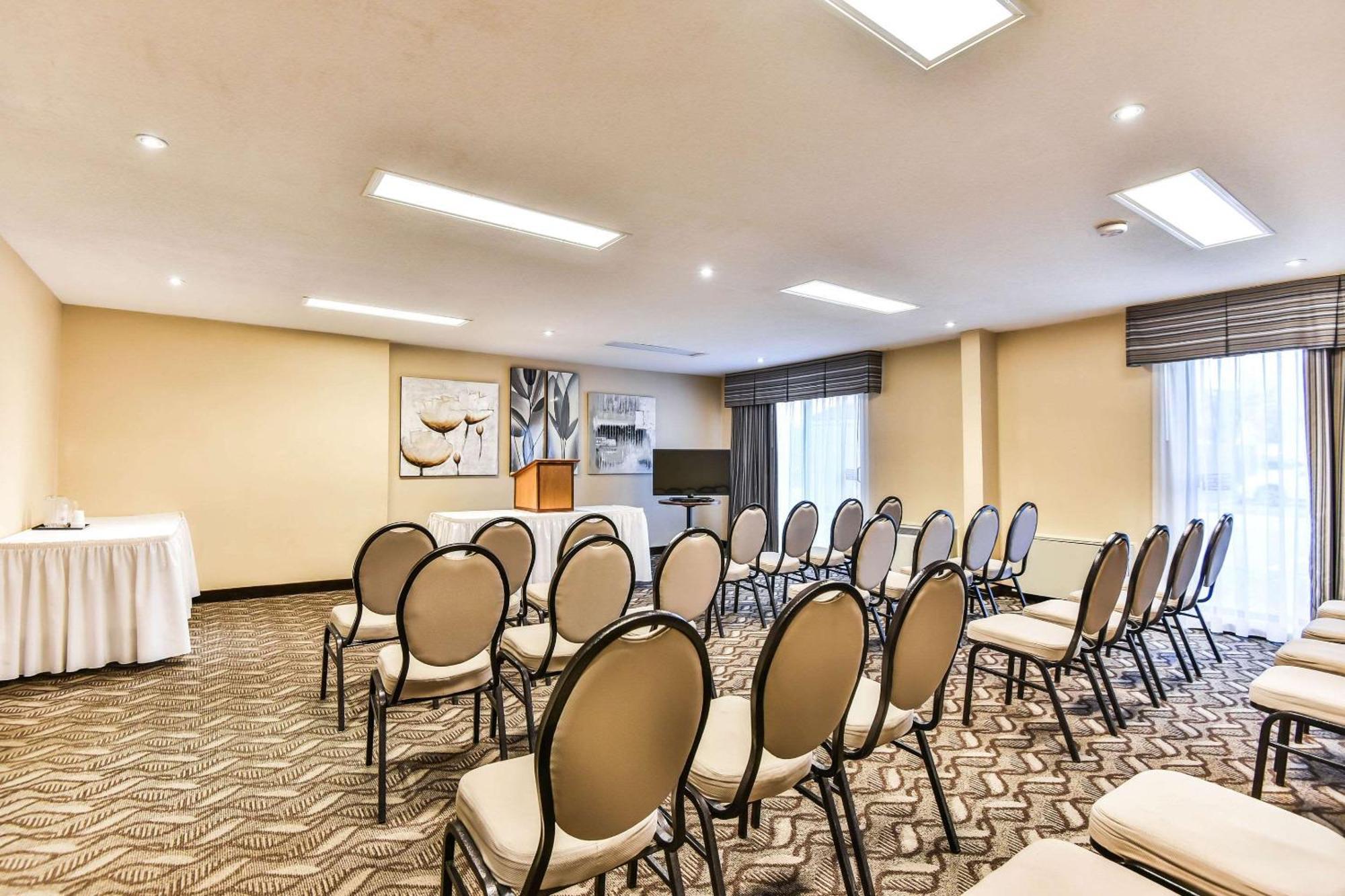 Comfort Inn & Suites Ambassador Bridge Γουίντσορ Εξωτερικό φωτογραφία