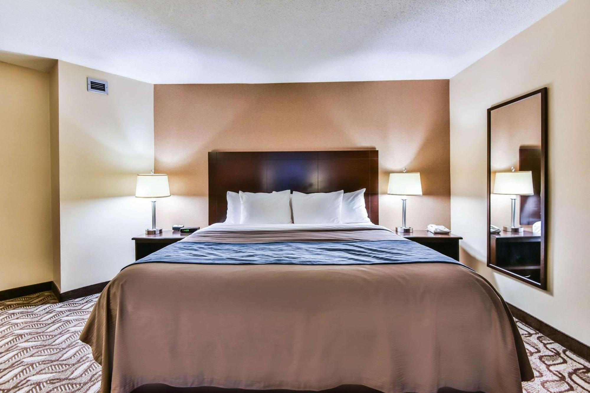 Comfort Inn & Suites Ambassador Bridge Γουίντσορ Εξωτερικό φωτογραφία