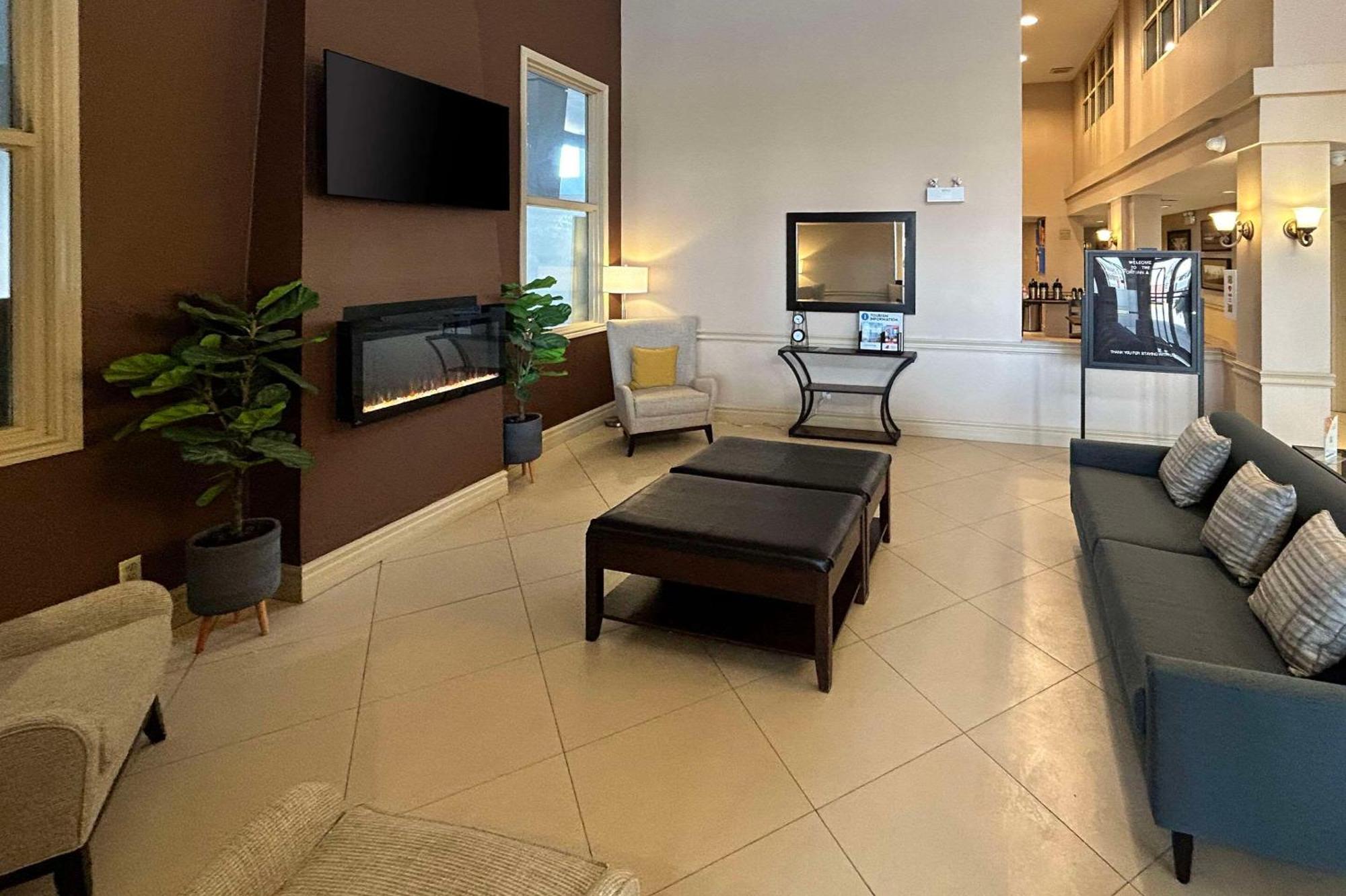 Comfort Inn & Suites Ambassador Bridge Γουίντσορ Εξωτερικό φωτογραφία