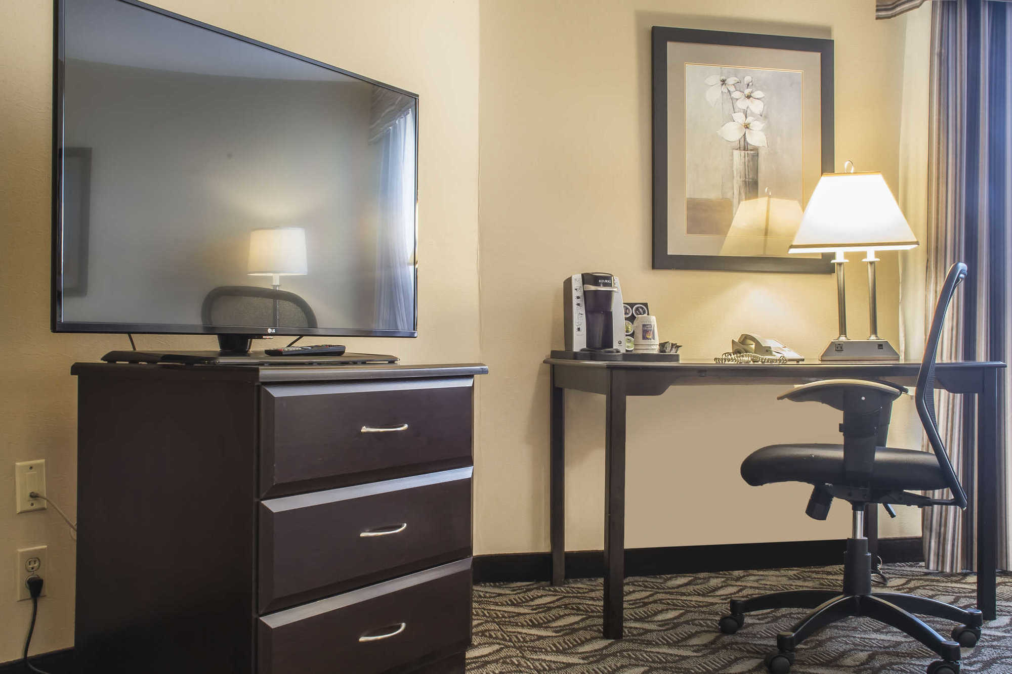 Comfort Inn & Suites Ambassador Bridge Γουίντσορ Δωμάτιο φωτογραφία