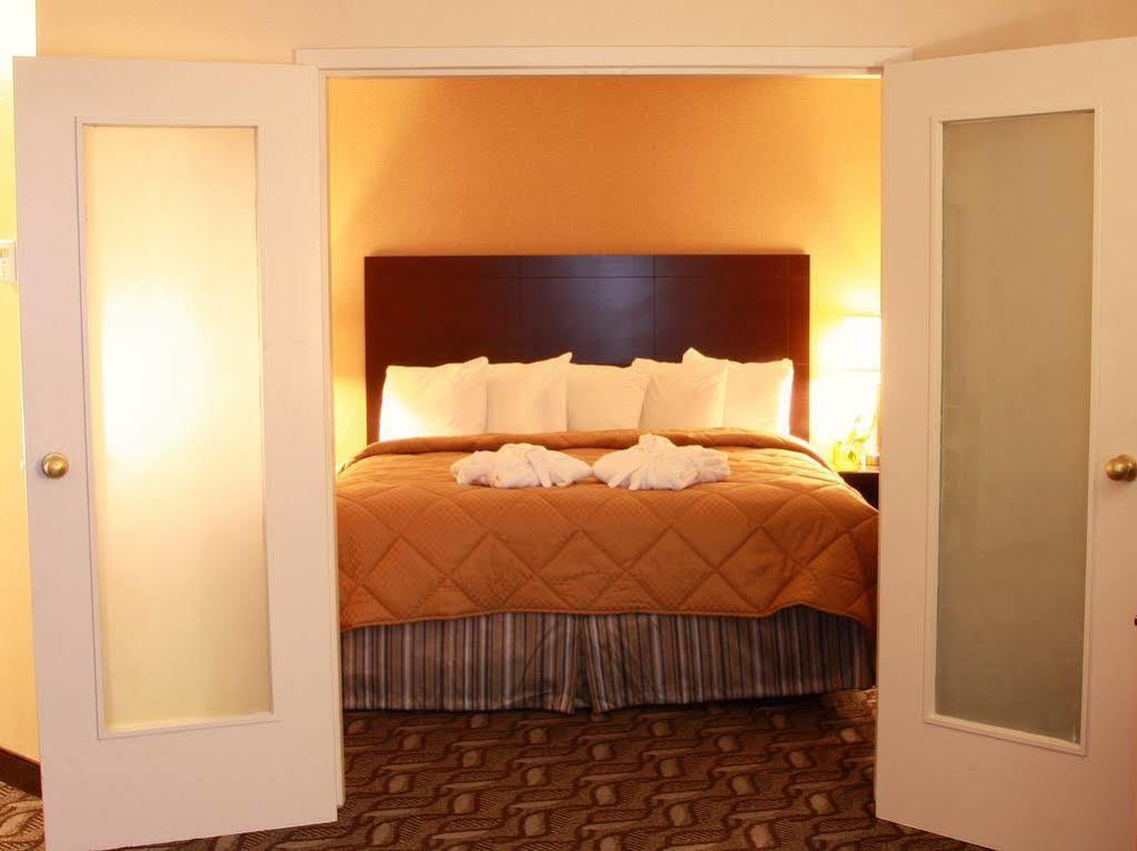 Comfort Inn & Suites Ambassador Bridge Γουίντσορ Εξωτερικό φωτογραφία