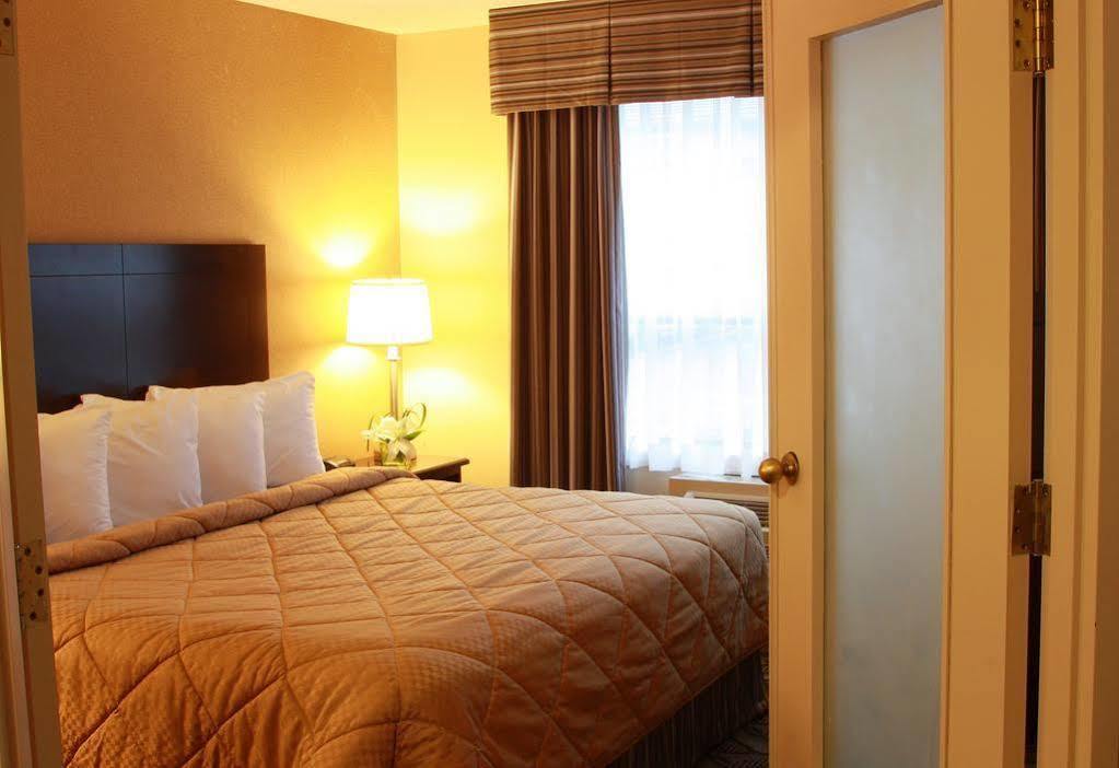 Comfort Inn & Suites Ambassador Bridge Γουίντσορ Εξωτερικό φωτογραφία